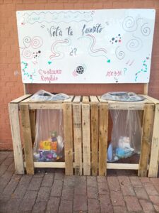 Papelera con encuesta